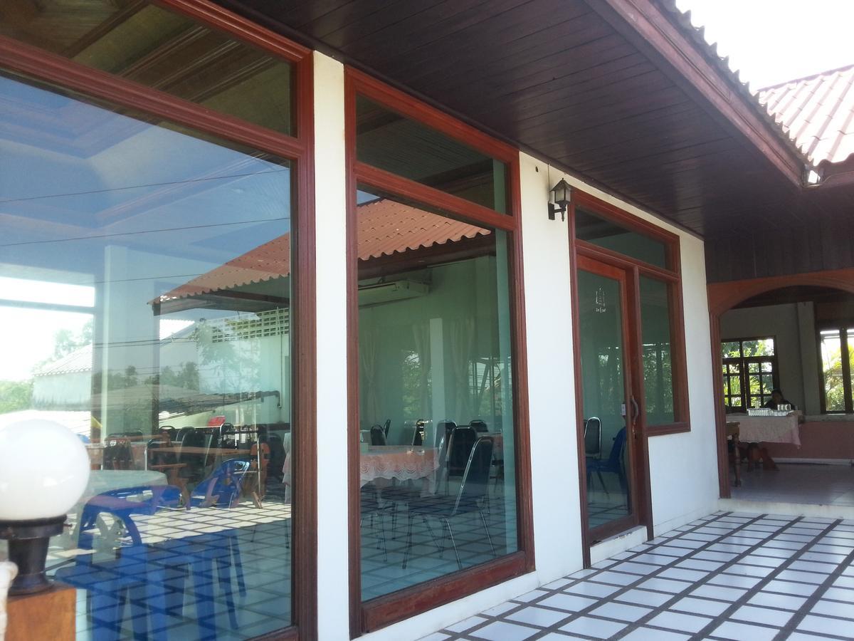 Thong Paeka Hotel Prasat Екстер'єр фото